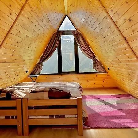 T&T Cottage Kazbegi Exterior photo